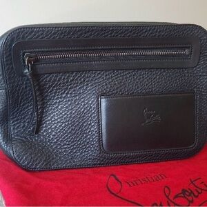 COMING SOON 📣
CHRISTIAN LOUBOUTIN Aliosha Messenger Bag